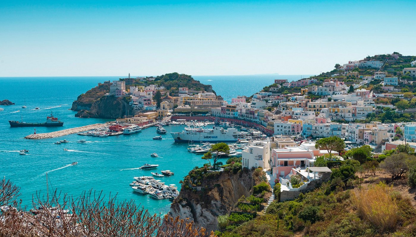 Discover Ponza by Sea: Ponza Boat Tour