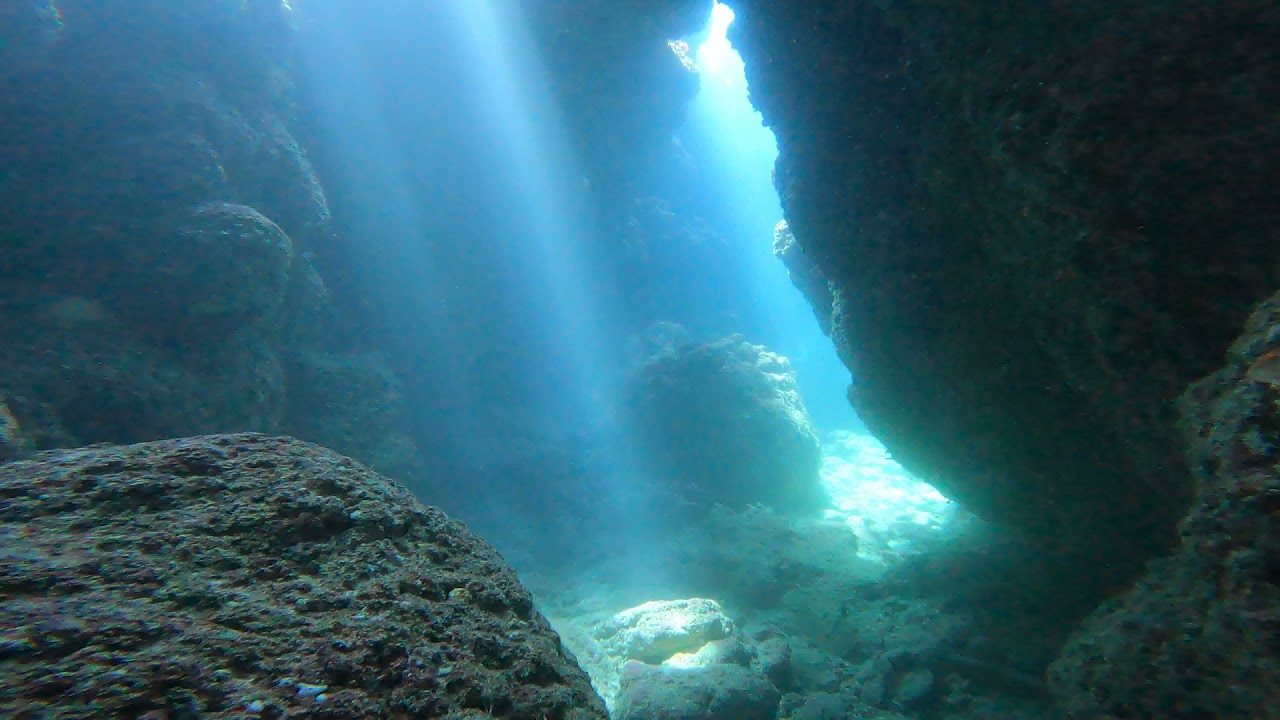 Chishi Crevice and Cave