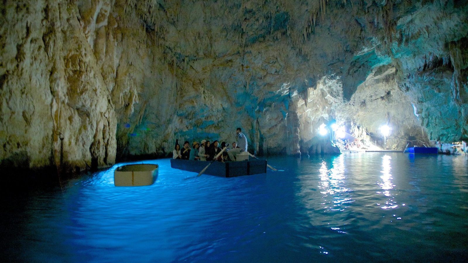 Emerald Grotto Boat Tour