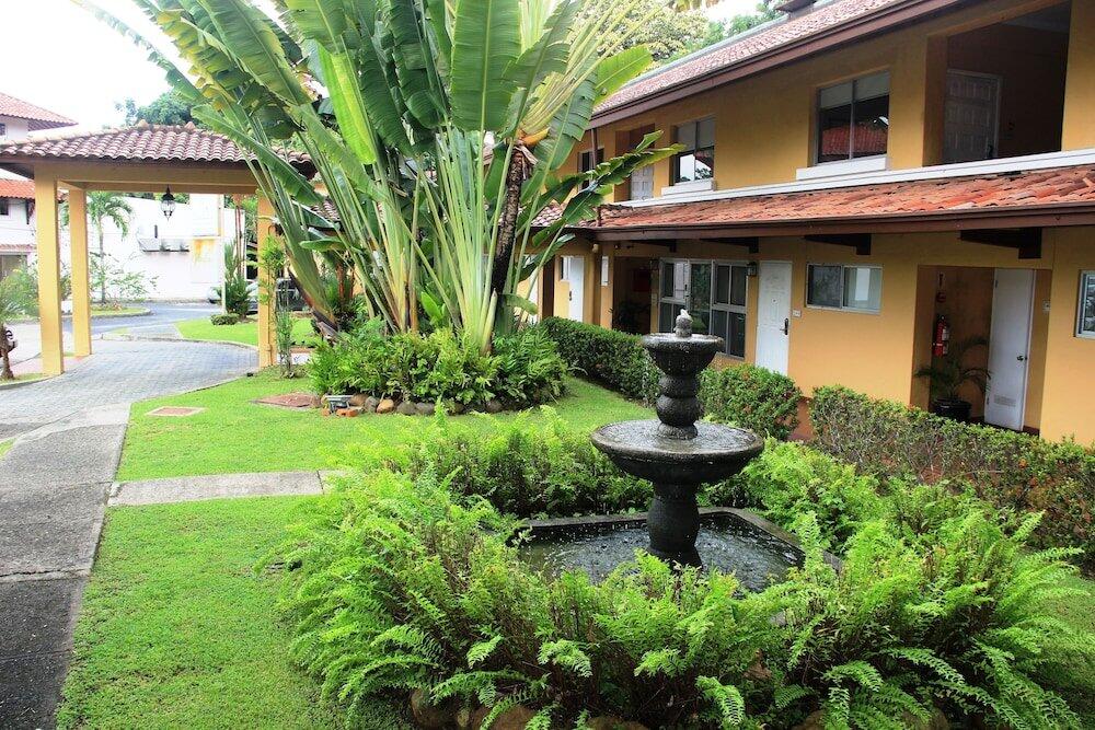 Albrook Inn