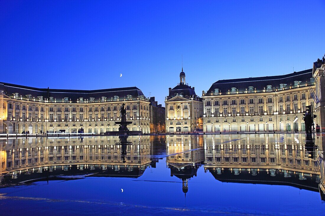 Water Mirror