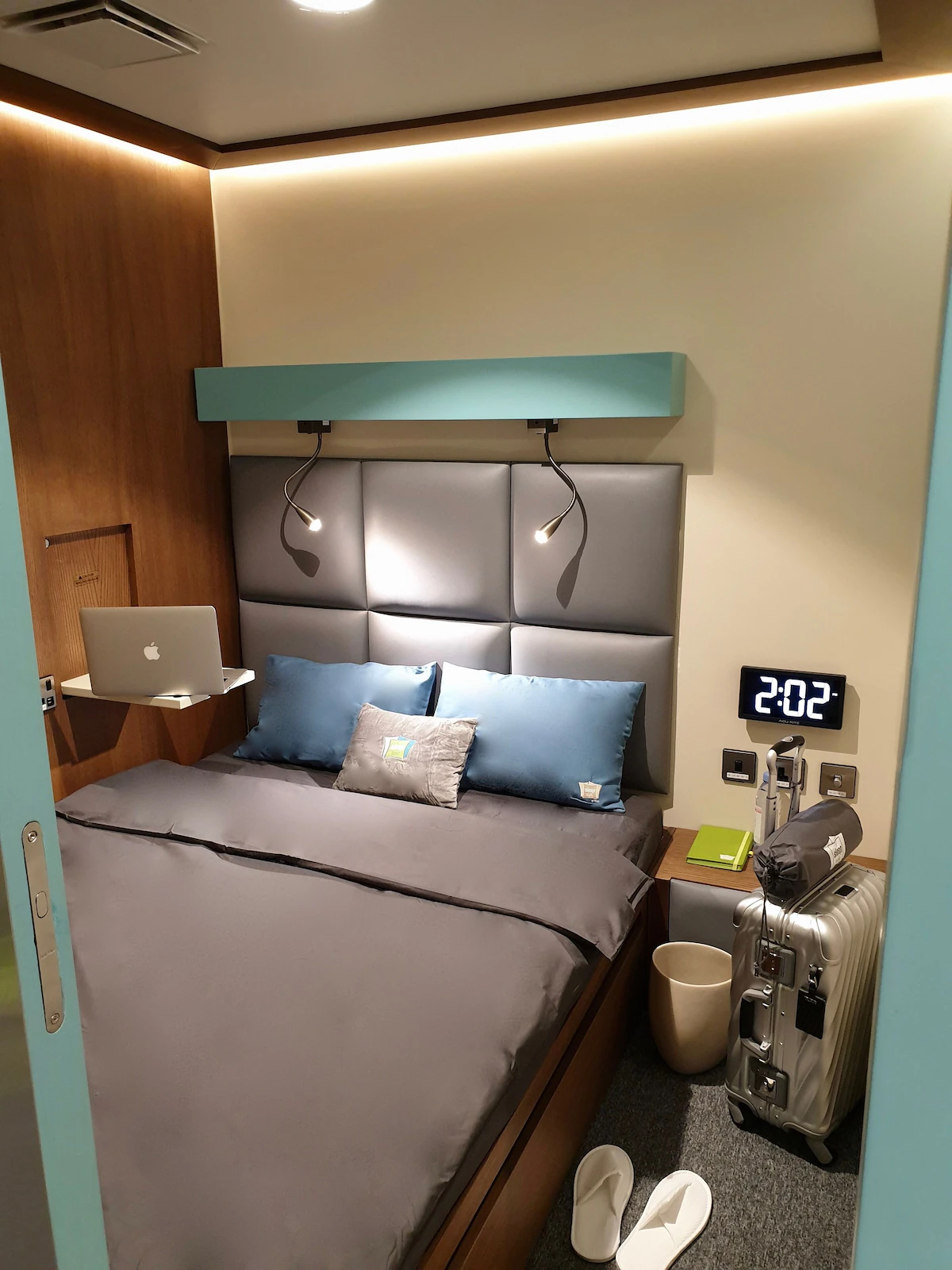 Sleep n' Fly Sleep Lounge