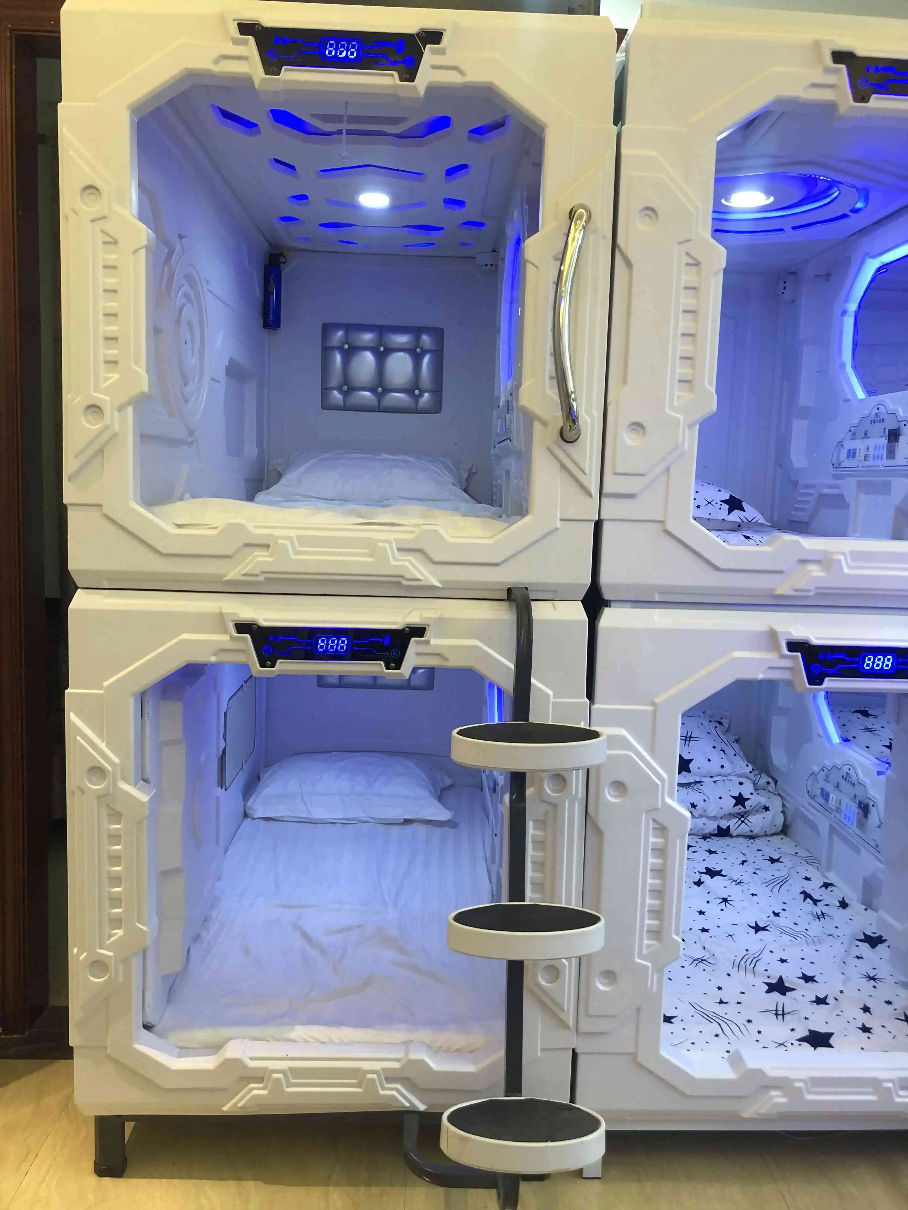 Cho Stay Capsule Hotel