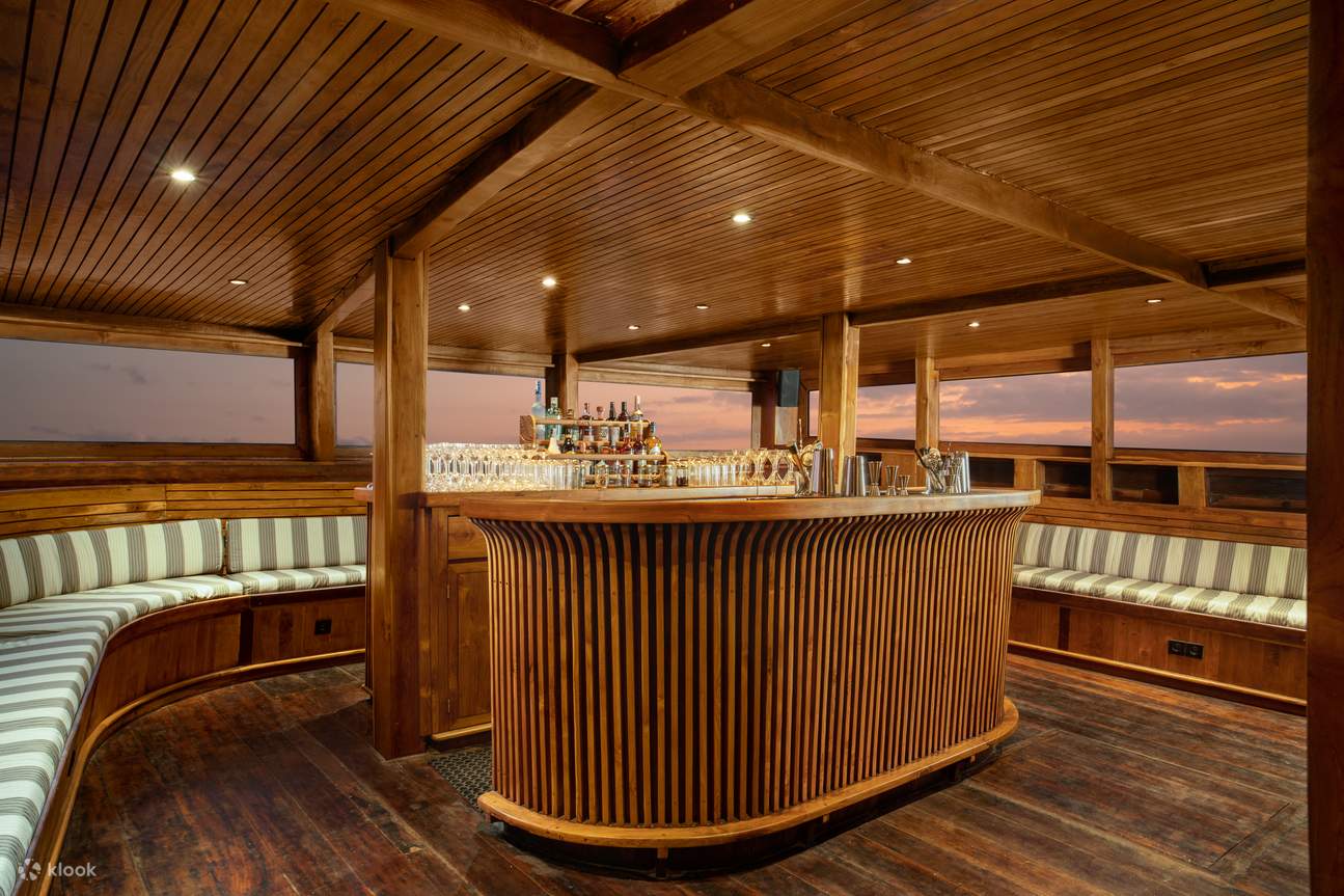 Upper Sun Lounge