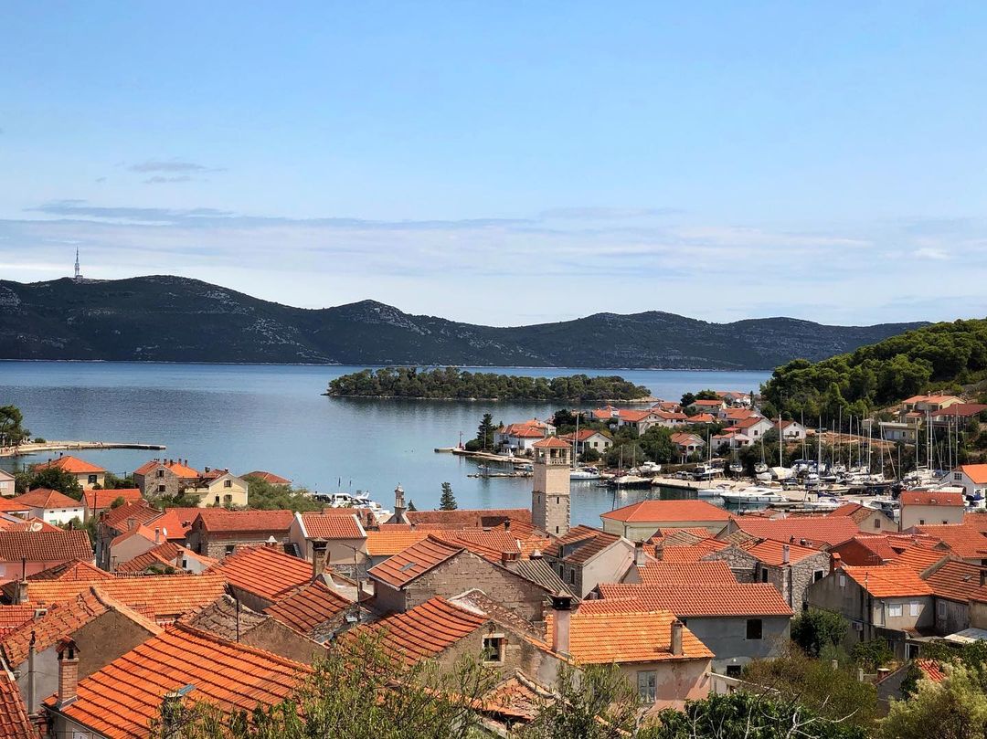 Iž Island