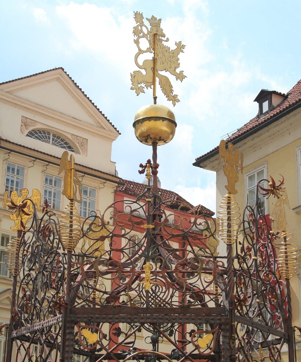 Male Namesti 459/11