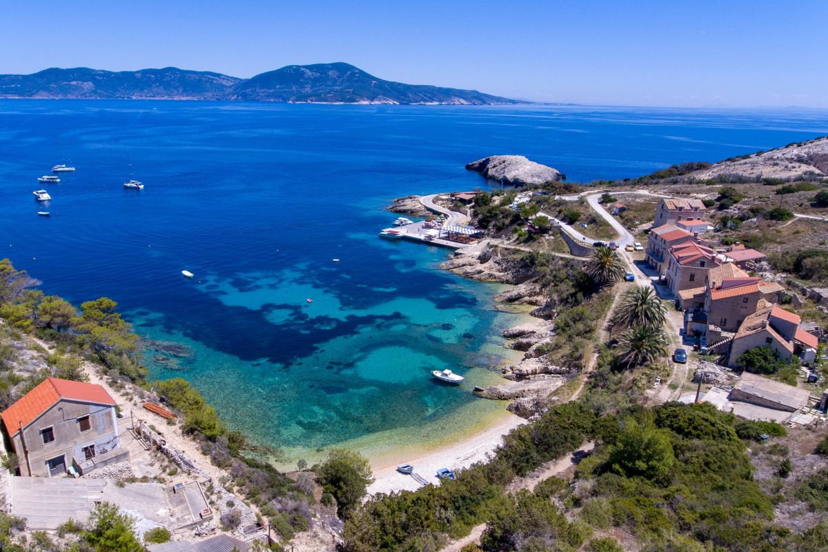 Mezuporat Beach