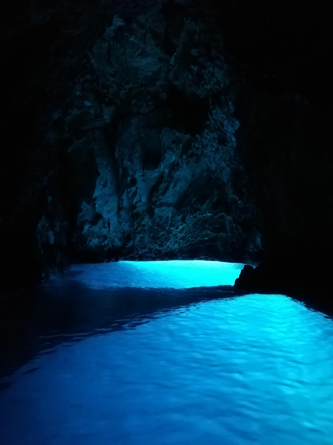 Vis Blue Cave Tour Experience