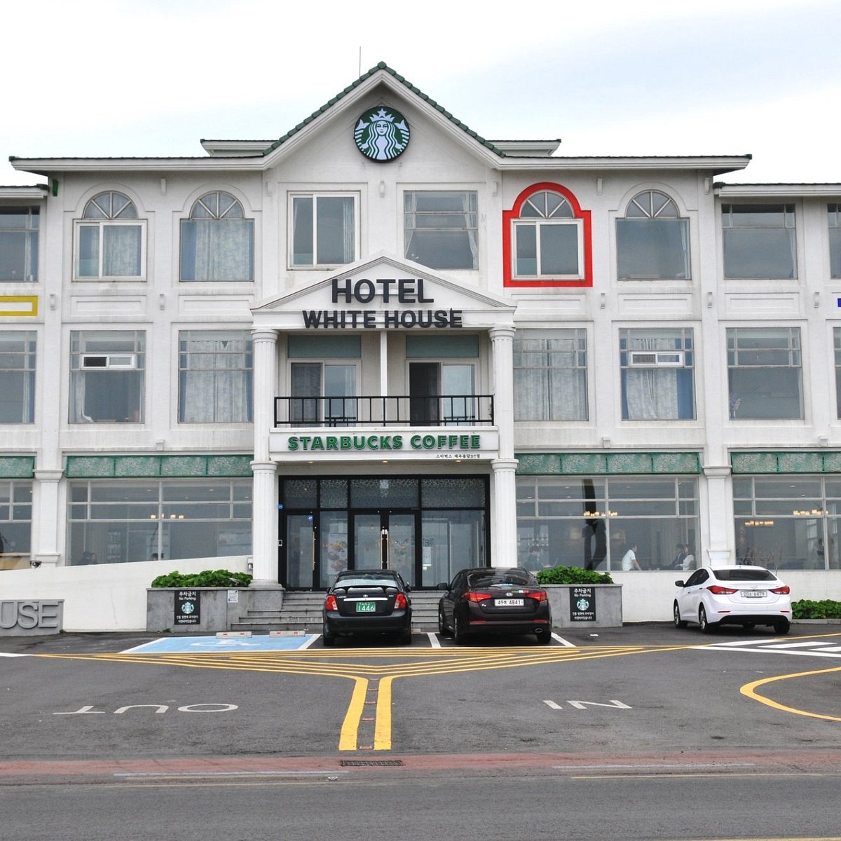 Hotel White House