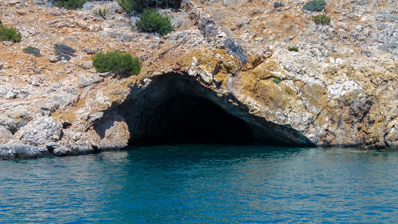Rina Cave Boat Trip Experience
