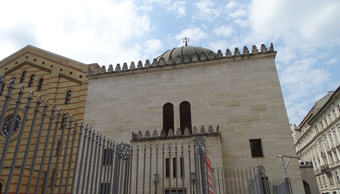 Heroes' Temple