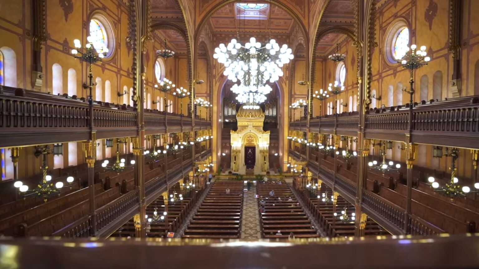 Dohány Street Synagogue Nave