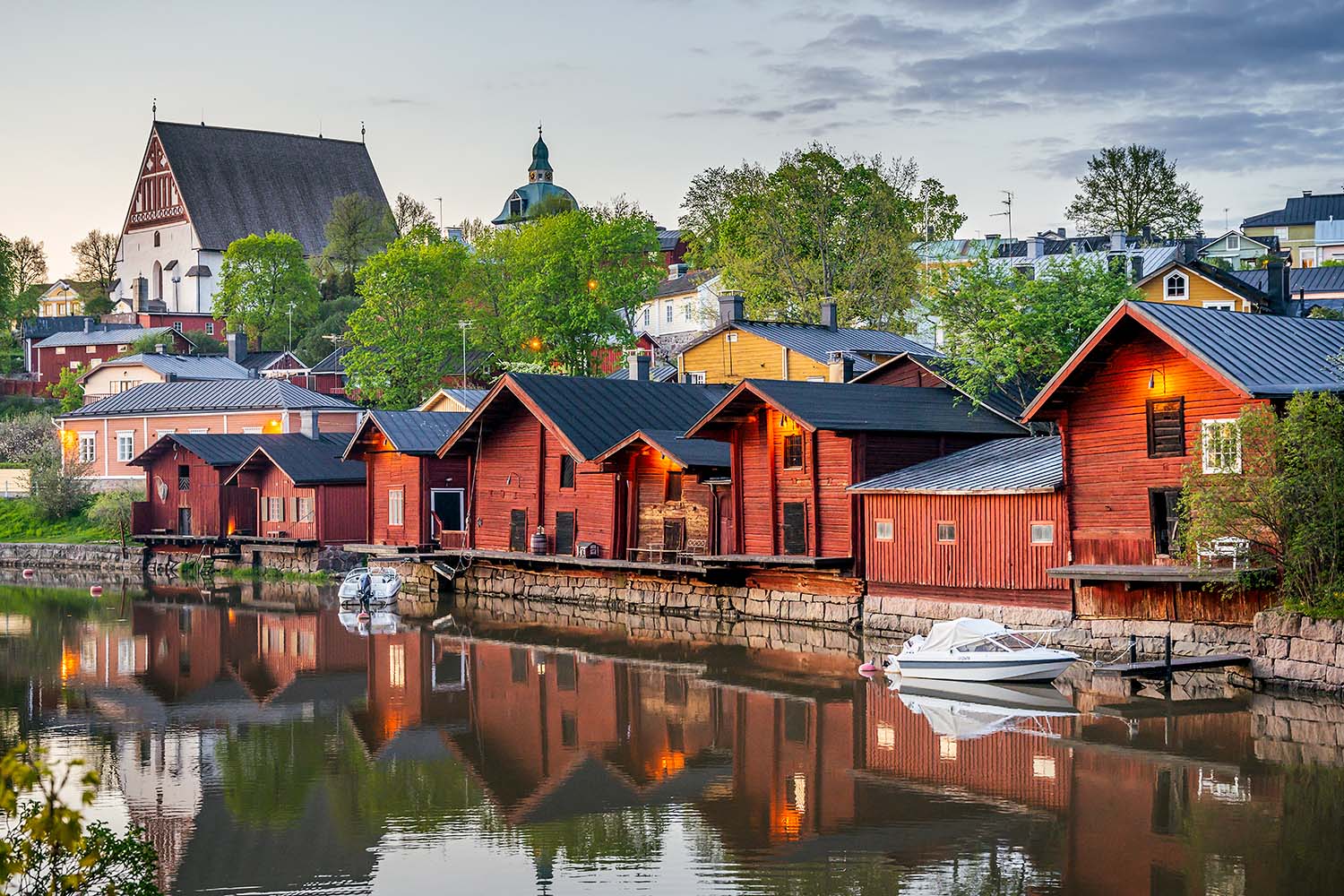 Qual a distância de Porvoo a Helsínquia