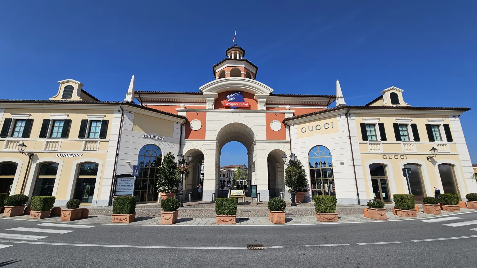Serravalle Outlet Shopping Tours