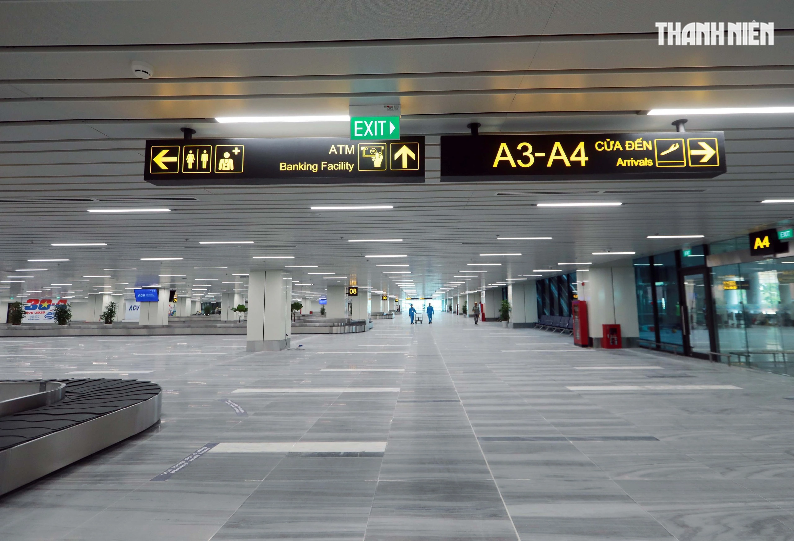 Arrival Gate Meeting