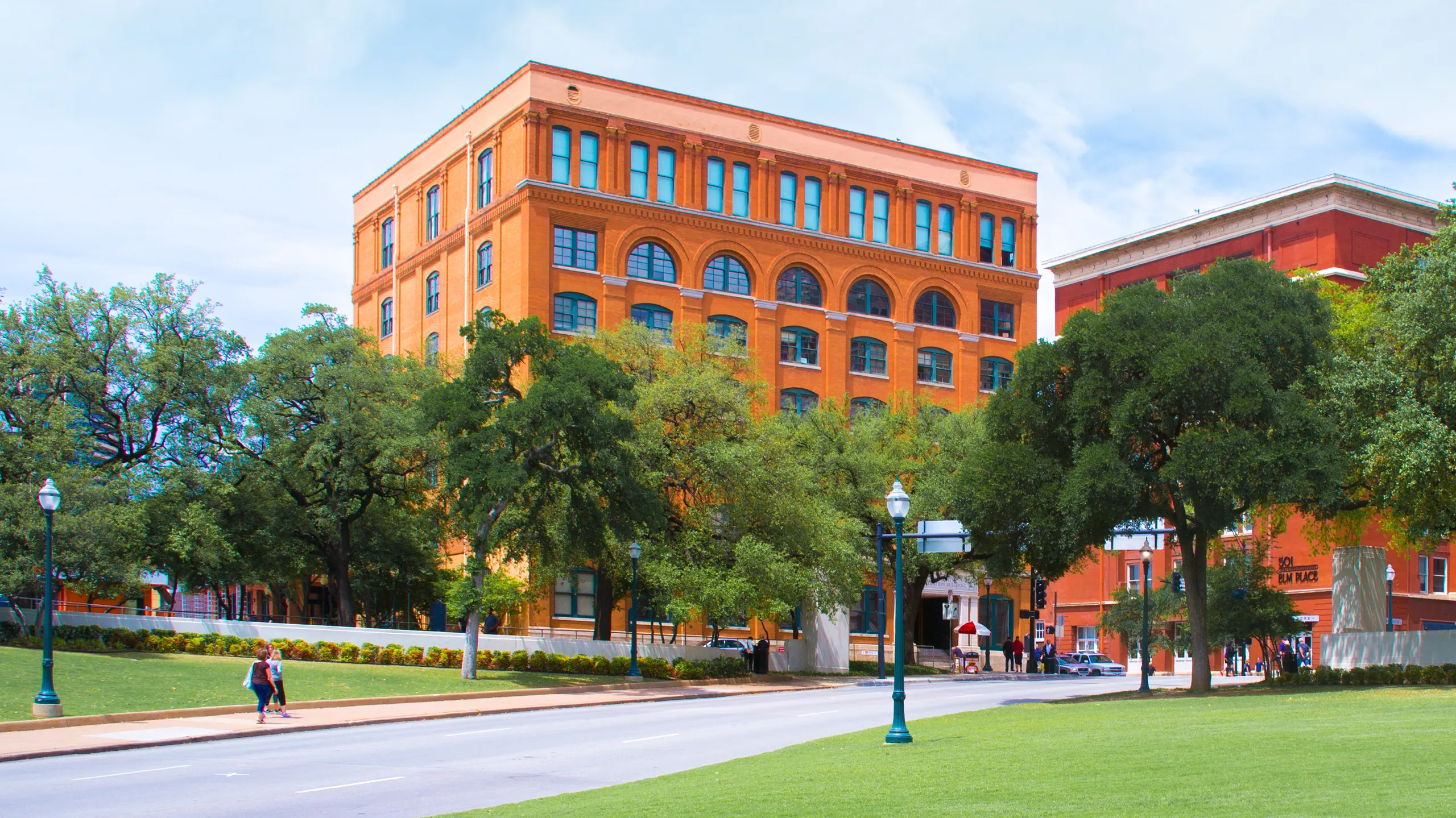 JFK Assassination Tour Dallas at Sixth Floor Museum