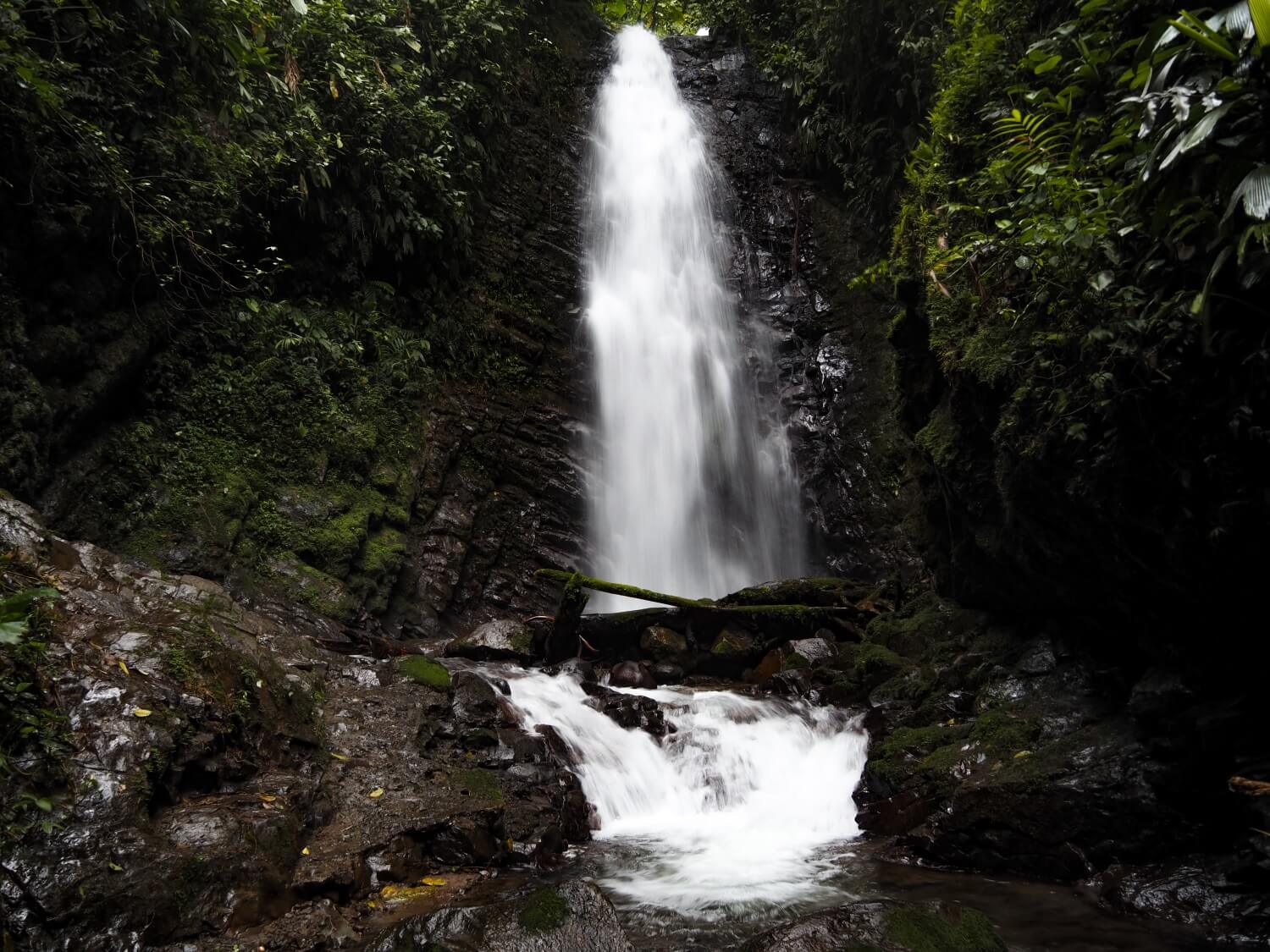 Cascada La Reina