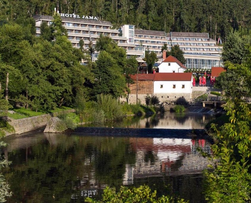 Hotel Jama