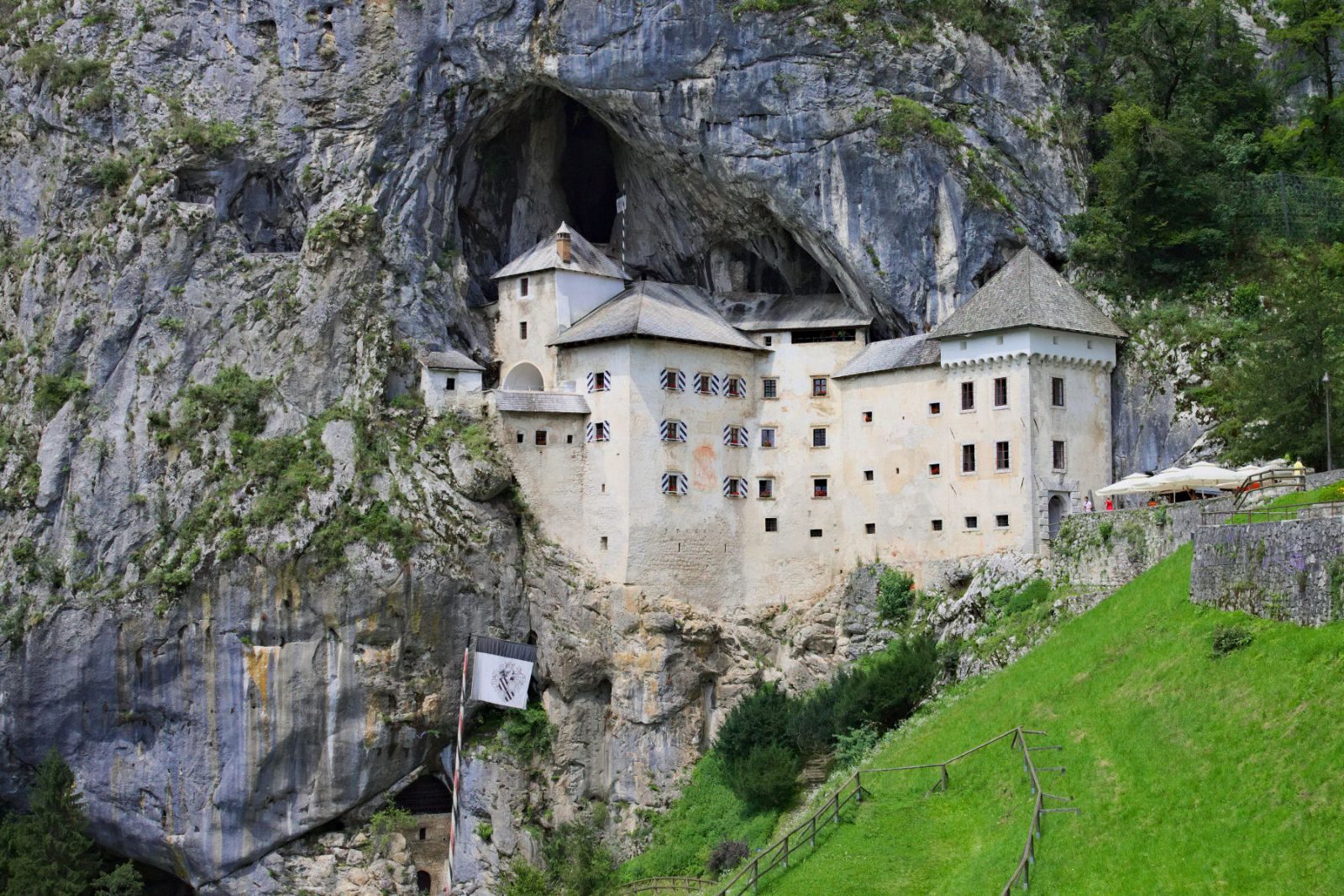 Predjama Castle