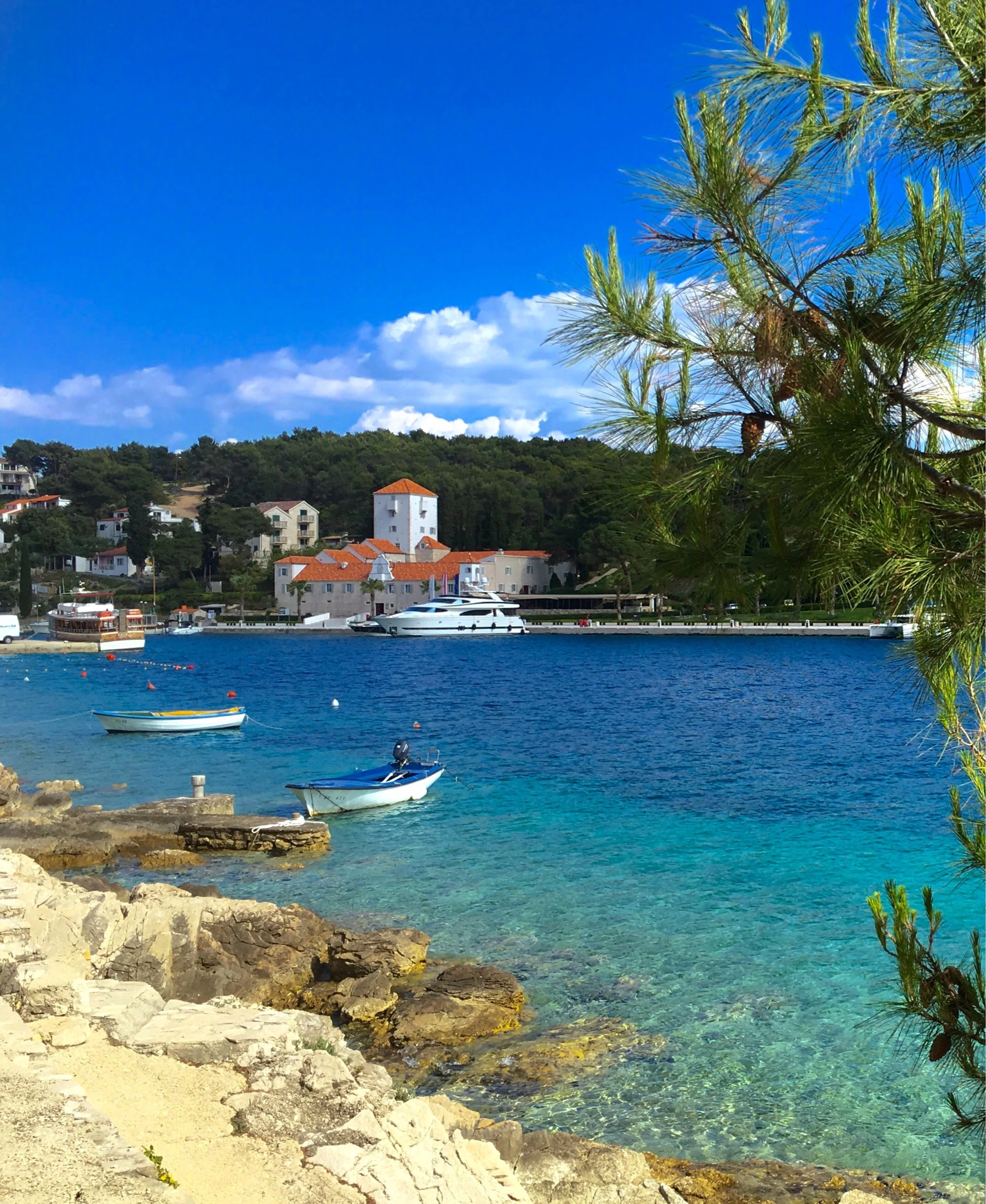 Maslinica Bay