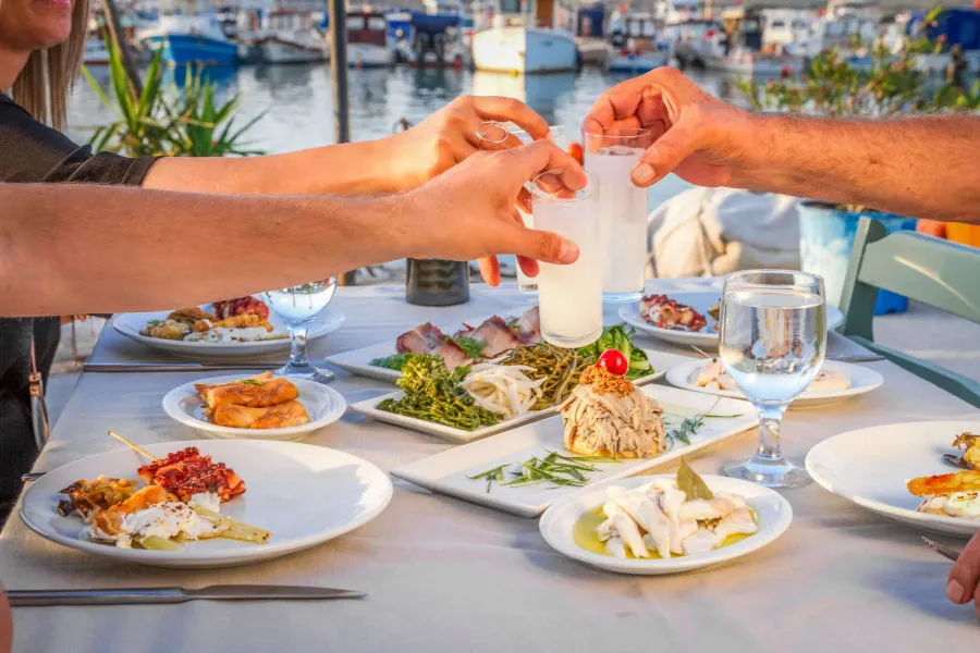 Traditional Onboard Dining