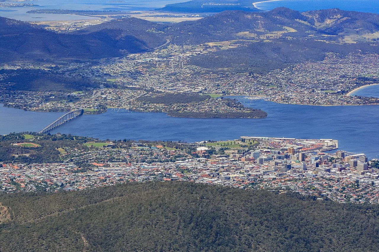 Hobart Lunch Cruise on the Derwent River