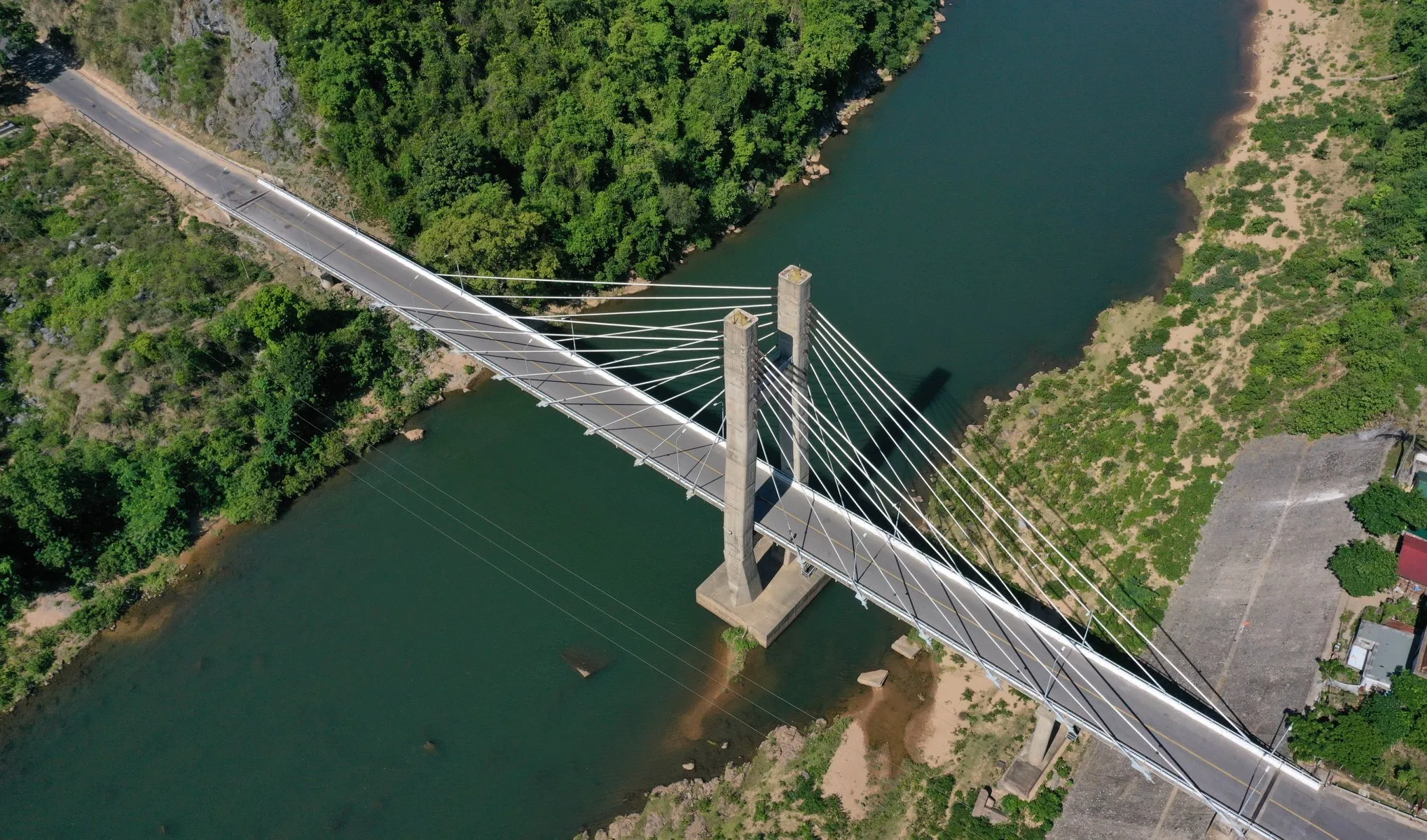 Dakrong Bridge