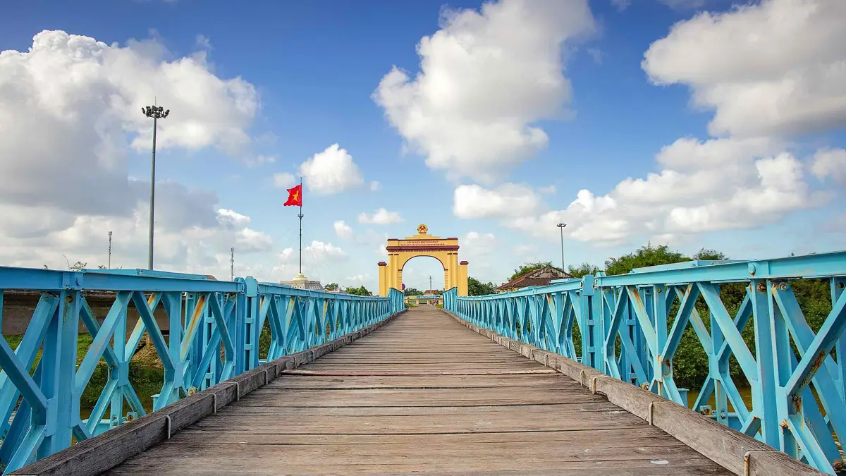 Hien Luong Bridge