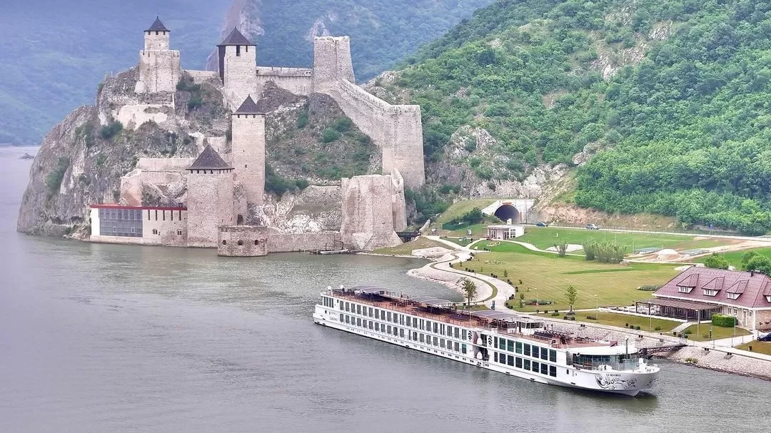 Your experience at Devin Castle Boat Tour