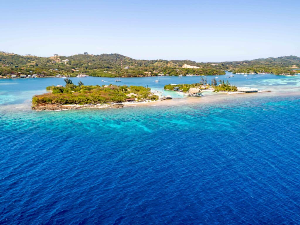 Explore Roatan Snorkeling Tours