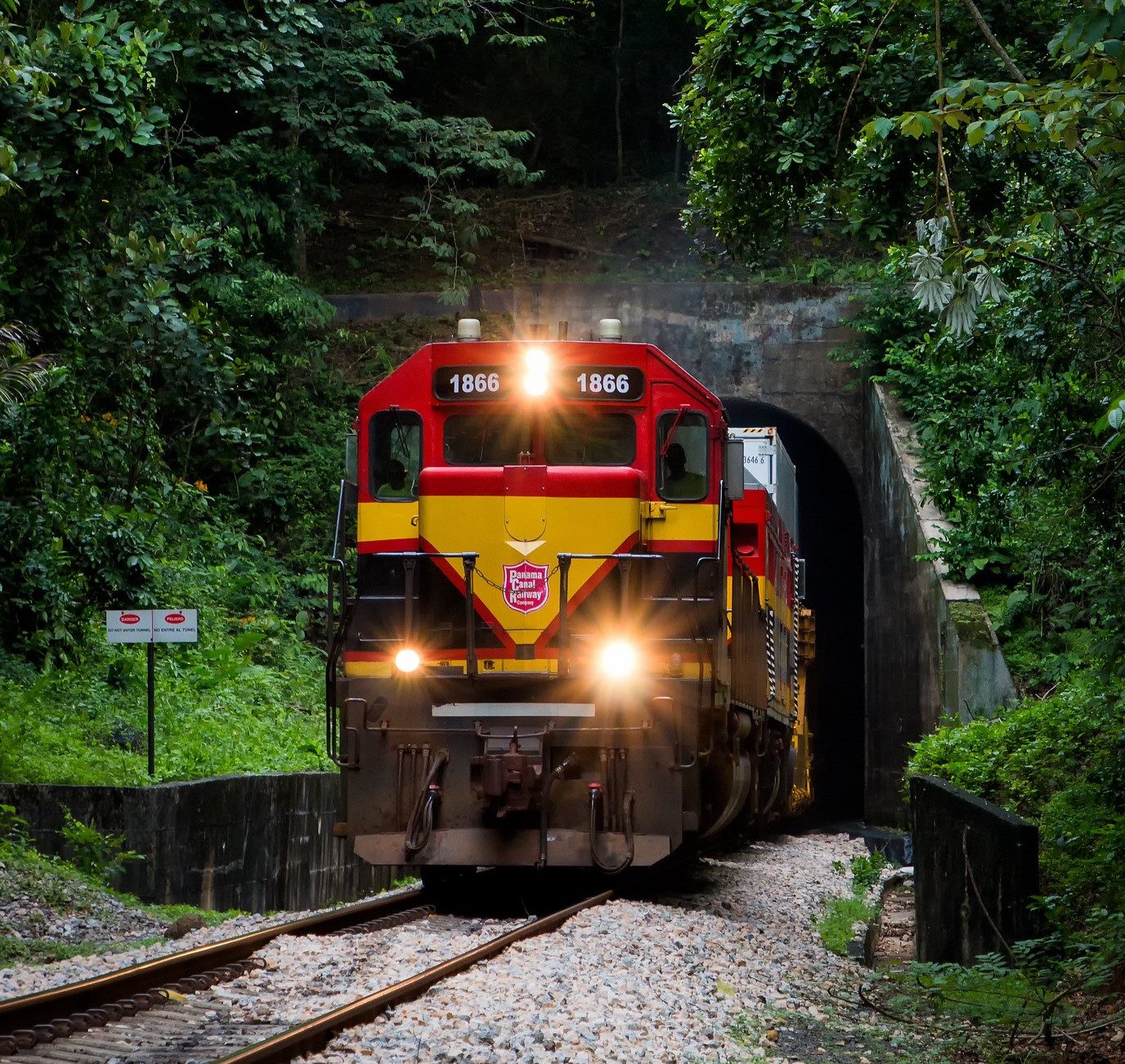 Panama Canal Railway