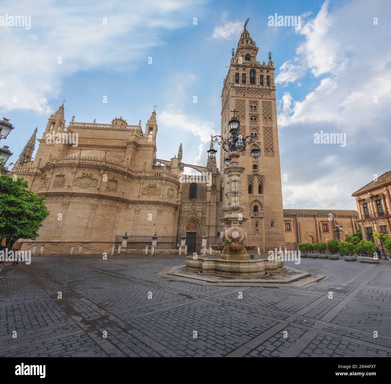 Plaza Virgen de los Reyes